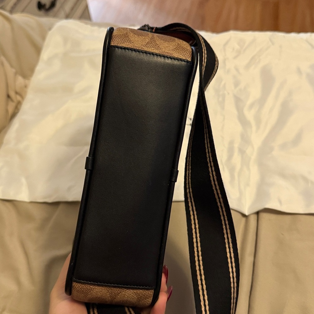 Coach Charter Crossbody 24 Horse and Carriage Print - Picture 10 of 10